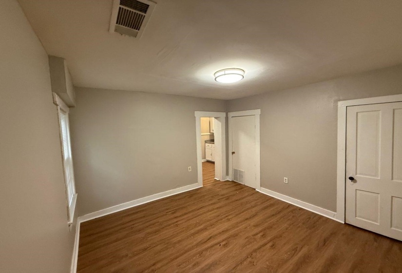 1195 DOROTHY PL, Memphis, Tennessee 38104, 1 Bedroom Bedrooms, 4 Rooms Rooms,1 BathroomBathrooms,Rental Properties,For Sale,DOROTHY,10225077
