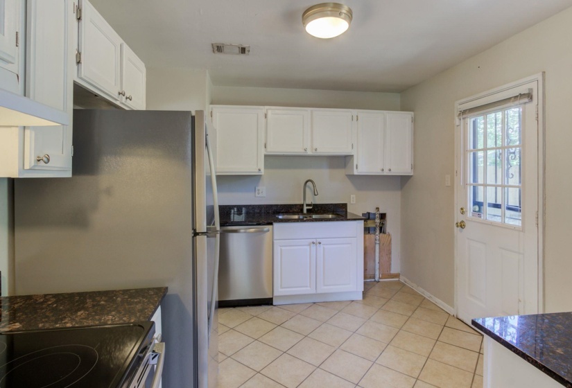 4966 VERNE RD, Memphis, Tennessee 38117, 3 Bedrooms Bedrooms, 5 Rooms Rooms,1 BathroomBathrooms,Rental Properties,For Sale,VERNE,10225100