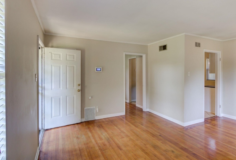 4966 VERNE RD, Memphis, Tennessee 38117, 3 Bedrooms Bedrooms, 5 Rooms Rooms,1 BathroomBathrooms,Rental Properties,For Sale,VERNE,10225100