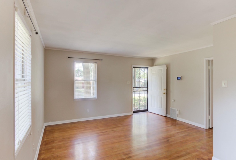 4966 VERNE RD, Memphis, Tennessee 38117, 3 Bedrooms Bedrooms, 5 Rooms Rooms,1 BathroomBathrooms,Rental Properties,For Sale,VERNE,10225100