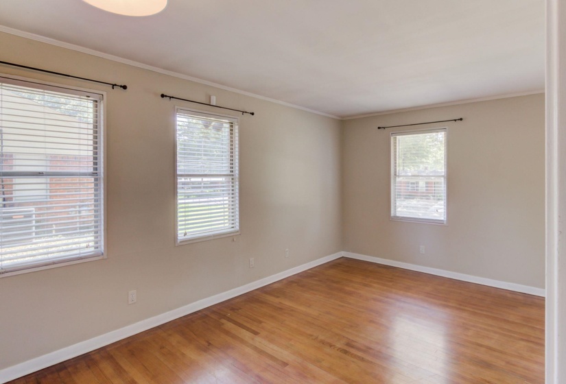 4966 VERNE RD, Memphis, Tennessee 38117, 3 Bedrooms Bedrooms, 5 Rooms Rooms,1 BathroomBathrooms,Rental Properties,For Sale,VERNE,10225100