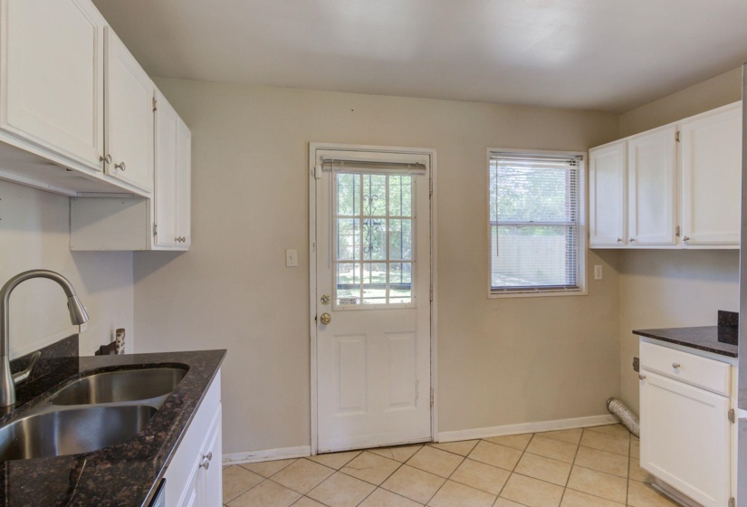 4966 VERNE RD, Memphis, Tennessee 38117, 3 Bedrooms Bedrooms, 5 Rooms Rooms,1 BathroomBathrooms,Rental Properties,For Sale,VERNE,10225100