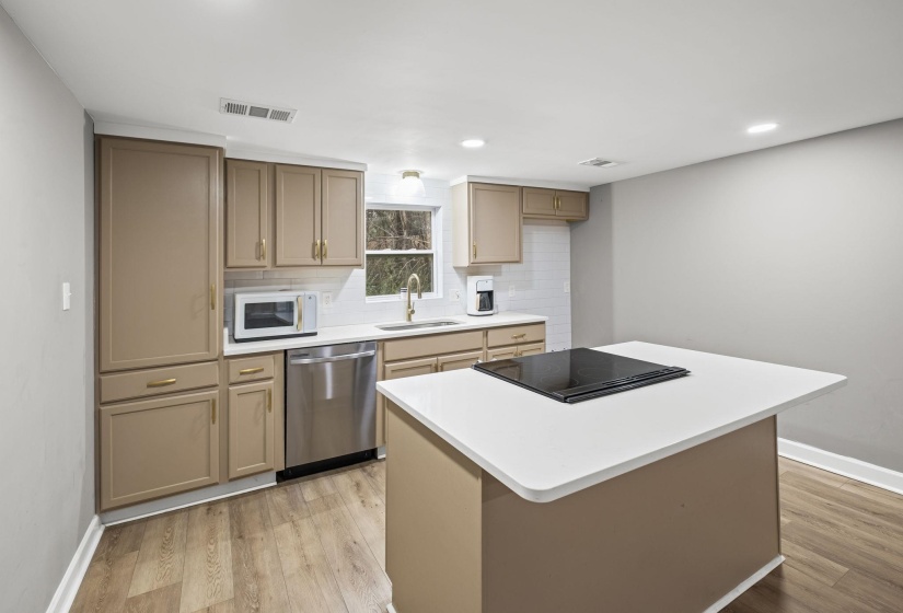 719 KELLUM LN, Burlison, Tennessee 38015, 3 Bedroom Bedrooms, 5 Room Rooms,2 BathroomBathrooms,Residential,For Sale,KELLUM,0,10212954