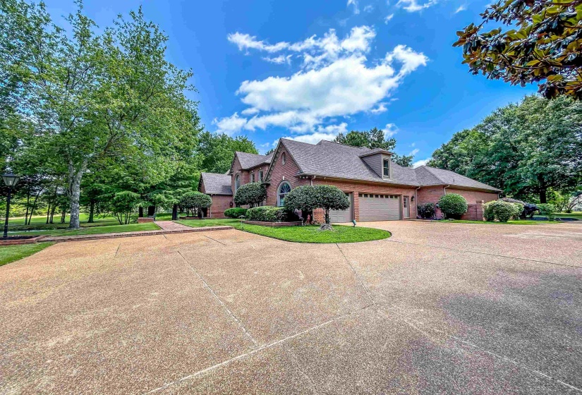 3770 PLANTERS VIEW RD, Bartlett, Tennessee 38133, 5 Bedrooms Bedrooms, 11 Rooms Rooms,3.1 BathroomsBathrooms,Residential,For Sale,PLANTERS VIEW,10225096
