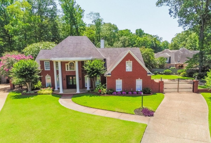 897 SURREY OAKS CV, Collierville, Tennessee 38017, 4 Bedrooms Bedrooms, 9 Rooms Rooms,3.1 BathroomsBathrooms,Residential,For Sale,SURREY OAKS,10225109
