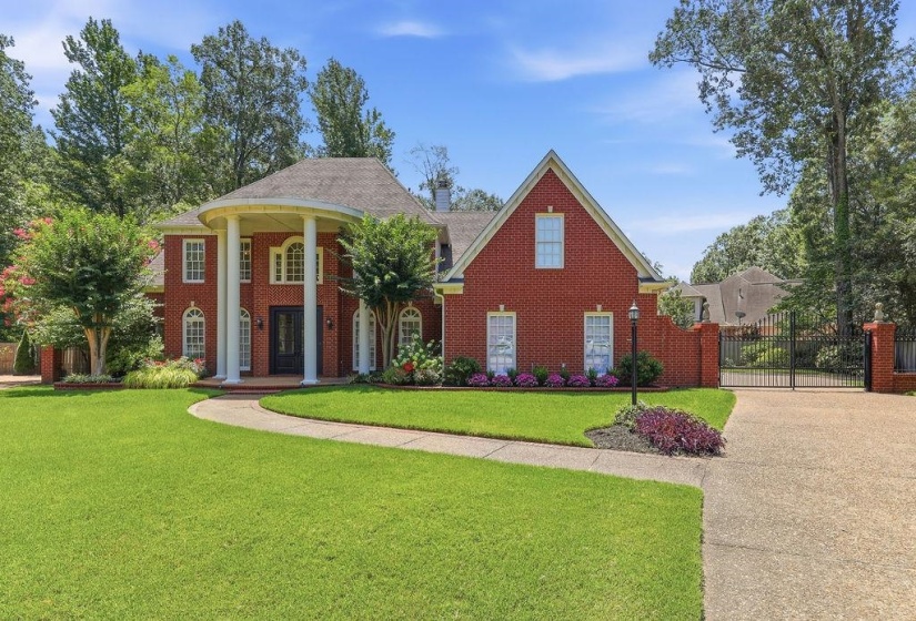 897 SURREY OAKS CV, Collierville, Tennessee 38017, 4 Bedrooms Bedrooms, 9 Rooms Rooms,3.1 BathroomsBathrooms,Residential,For Sale,SURREY OAKS,10225109