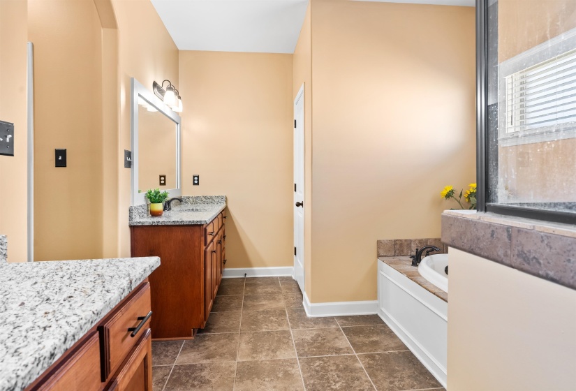12675 CAMBRACREST LN, Arlington, Tennessee 38002, 5 Bedrooms Bedrooms, 9 Rooms Rooms,3 BathroomsBathrooms,Residential,For Sale,CAMBRACREST,10225114