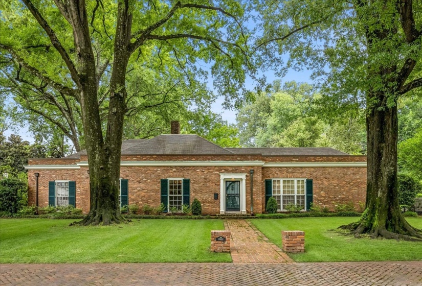 2923 MIDLAND AVE, Memphis, Tennessee 38111, 3 Bedrooms Bedrooms, 9 Rooms Rooms,2.1 BathroomsBathrooms,Residential,For Sale,MIDLAND,10225115