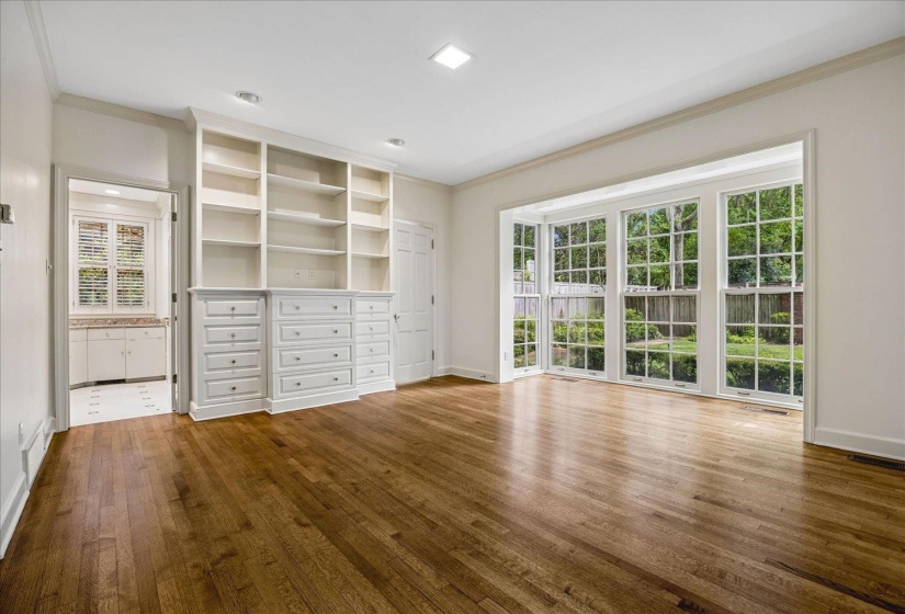 2923 MIDLAND AVE, Memphis, Tennessee 38111, 3 Bedrooms Bedrooms, 9 Rooms Rooms,2.1 BathroomsBathrooms,Residential,For Sale,MIDLAND,10225115