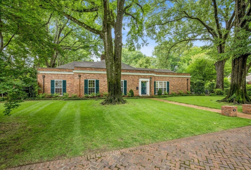 2923 MIDLAND AVE, Memphis, Tennessee 38111, 3 Bedrooms Bedrooms, 9 Rooms Rooms,2.1 BathroomsBathrooms,Residential,For Sale,MIDLAND,10225115