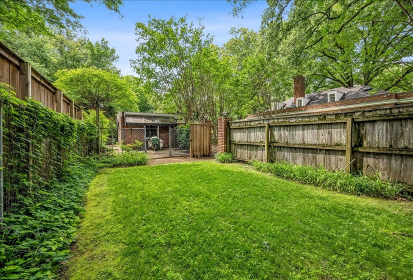 2923 MIDLAND AVE, Memphis, Tennessee 38111, 3 Bedrooms Bedrooms, 9 Rooms Rooms,2.1 BathroomsBathrooms,Residential,For Sale,MIDLAND,10225115