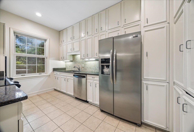 2923 MIDLAND AVE, Memphis, Tennessee 38111, 3 Bedrooms Bedrooms, 9 Rooms Rooms,2.1 BathroomsBathrooms,Residential,For Sale,MIDLAND,10225115