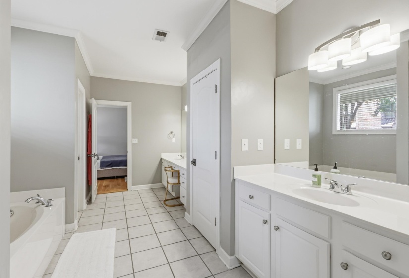 1481 KIMBROUGH RD, Germantown, Tennessee 38138, 3 Bedrooms Bedrooms, 8 Rooms Rooms,2.1 BathroomsBathrooms,Residential,For Sale,KIMBROUGH,10225121