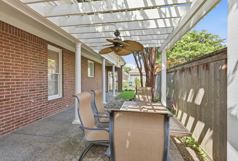 1481 KIMBROUGH RD, Germantown, Tennessee 38138, 3 Bedrooms Bedrooms, 8 Rooms Rooms,2.1 BathroomsBathrooms,Residential,For Sale,KIMBROUGH,10225121