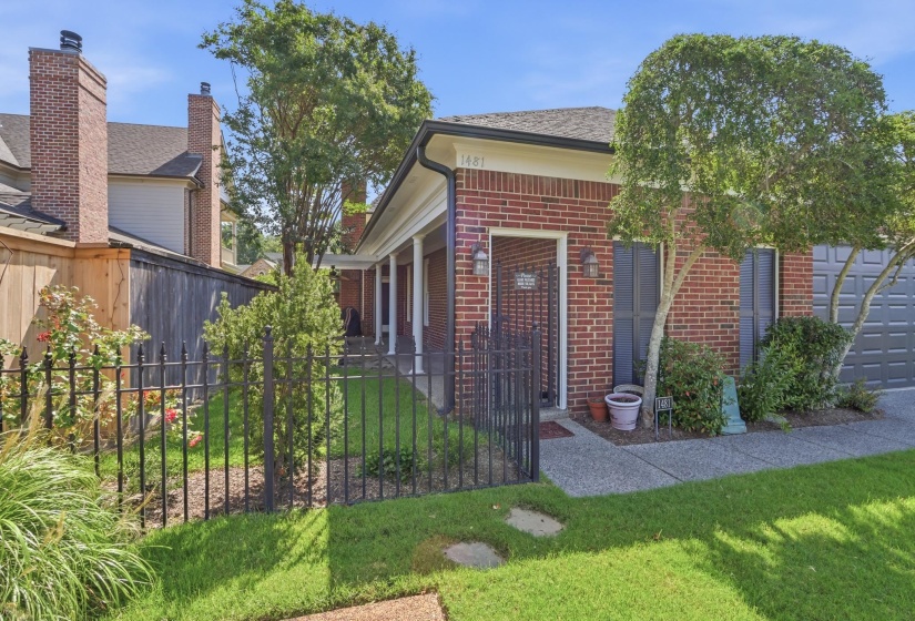 1481 KIMBROUGH RD, Germantown, Tennessee 38138, 3 Bedrooms Bedrooms, 8 Rooms Rooms,2.1 BathroomsBathrooms,Residential,For Sale,KIMBROUGH,10225121