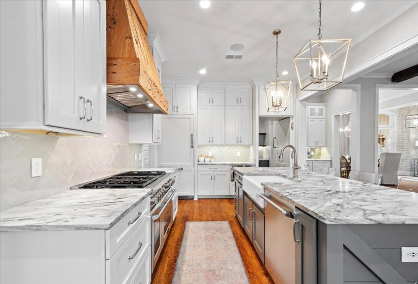 3197 CHAPEL WOODS CV, Germantown, Tennessee 38139, 5 Bedrooms Bedrooms, 11 Rooms Rooms,5.1 BathroomsBathrooms,Residential,For Sale,CHAPEL WOODS,10225124