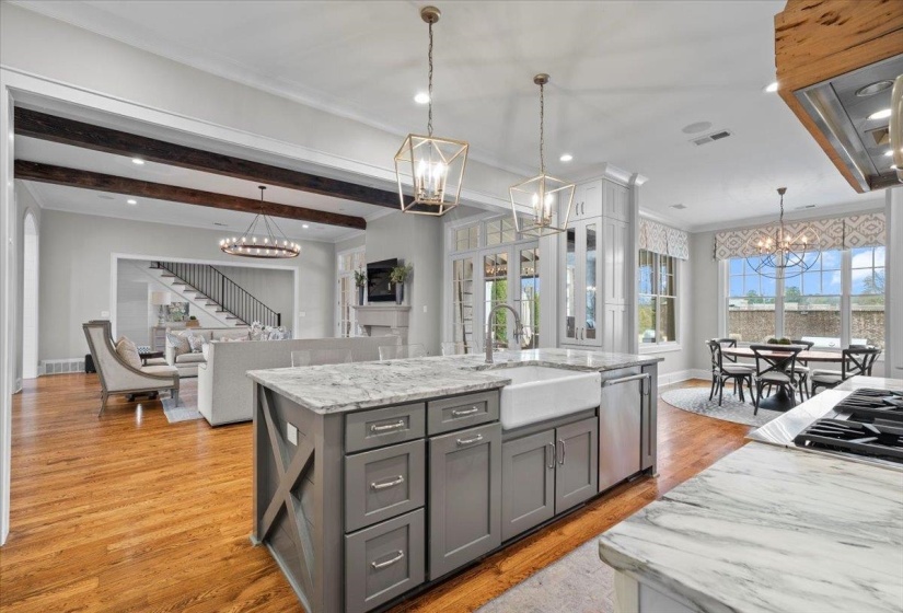 3197 CHAPEL WOODS CV, Germantown, Tennessee 38139, 5 Bedrooms Bedrooms, 11 Rooms Rooms,5.1 BathroomsBathrooms,Residential,For Sale,CHAPEL WOODS,10225124