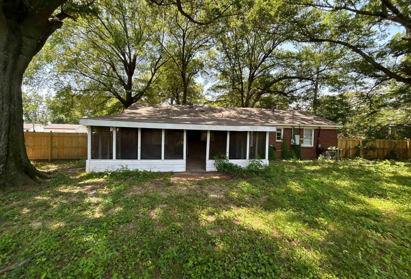 4006 NEWTON DR, Memphis, Tennessee 38109, 3 Bedroom Bedrooms, 6 Room Rooms,1 BathroomBathrooms,Residential,For Sale,NEWTON,0,10225135