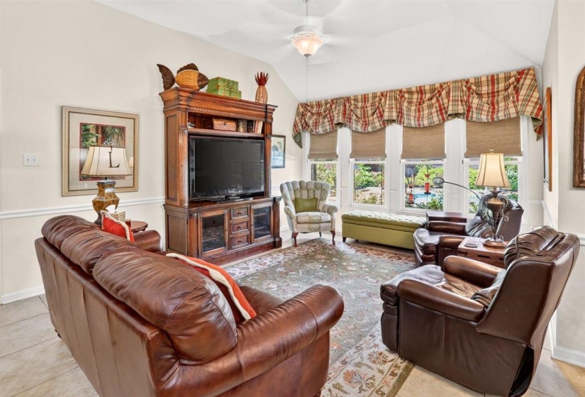 9668 LEEWARD SLOPES DR, Lakeland, Tennessee 38002-8192, 4 Bedroom Bedrooms, 9 Room Rooms,3.1 BathroomBathrooms,Residential,For Sale,LEEWARD SLOPES,0,10225145