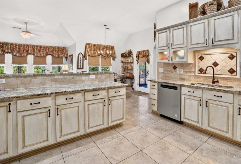 9668 LEEWARD SLOPES DR, Lakeland, Tennessee 38002-8192, 4 Bedroom Bedrooms, 9 Room Rooms,3.1 BathroomBathrooms,Residential,For Sale,LEEWARD SLOPES,0,10225145