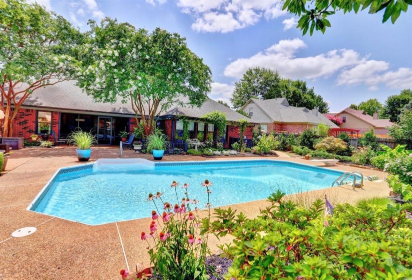 9668 LEEWARD SLOPES DR, Lakeland, Tennessee 38002-8192, 4 Bedroom Bedrooms, 9 Room Rooms,3.1 BathroomBathrooms,Residential,For Sale,LEEWARD SLOPES,0,10225145