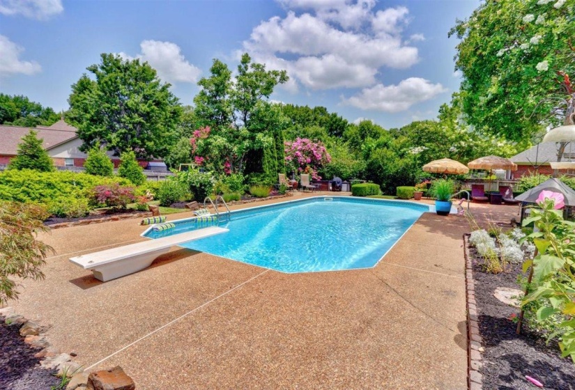 9668 LEEWARD SLOPES DR, Lakeland, Tennessee 38002-8192, 4 Bedroom Bedrooms, 9 Room Rooms,3.1 BathroomBathrooms,Residential,For Sale,LEEWARD SLOPES,0,10225145