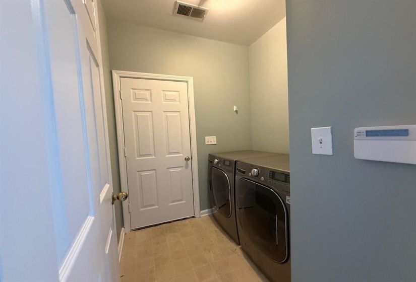 1173 ISLAND PL, Memphis, Tennessee 38103, 3 Bedroom Bedrooms, 6 Room Rooms,2.1 BathroomBathrooms,Residential,For Sale,ISLAND,0,10225147