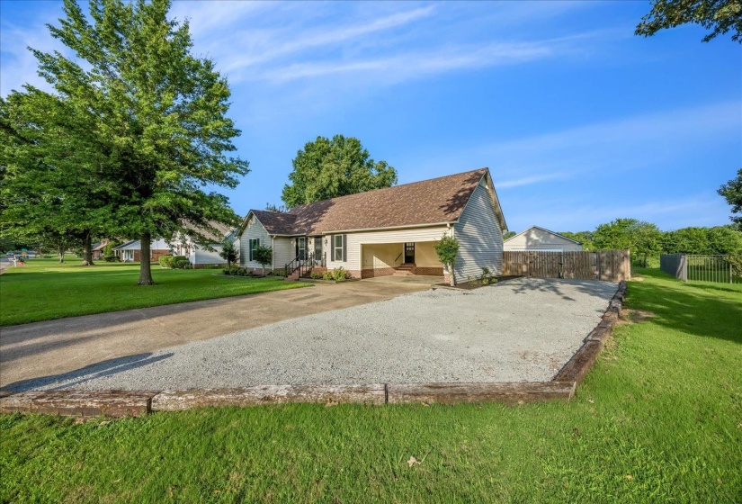 786 FOSTER AVE, Brownsville, Tennessee 38012-1828, 3 Bedroom Bedrooms, 5 Room Rooms,2 BathroomBathrooms,Residential,For Sale,FOSTER,0,10225151