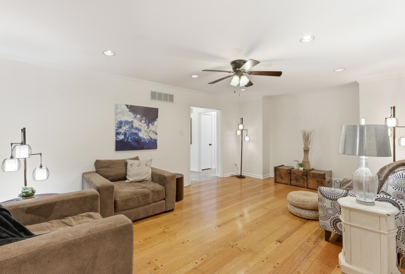 55 WHITESTATION RD, Memphis, Tennessee 38117, 4 Bedrooms Bedrooms, 9 Rooms Rooms,3 BathroomsBathrooms,Residential,For Sale,WHITESTATION,10225159