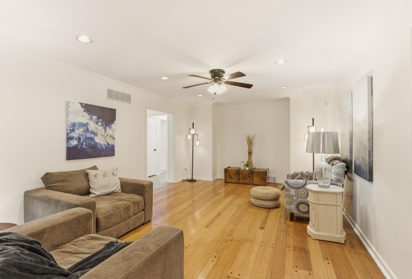 55 WHITESTATION RD, Memphis, Tennessee 38117, 4 Bedrooms Bedrooms, 9 Rooms Rooms,3 BathroomsBathrooms,Residential,For Sale,WHITESTATION,10225159