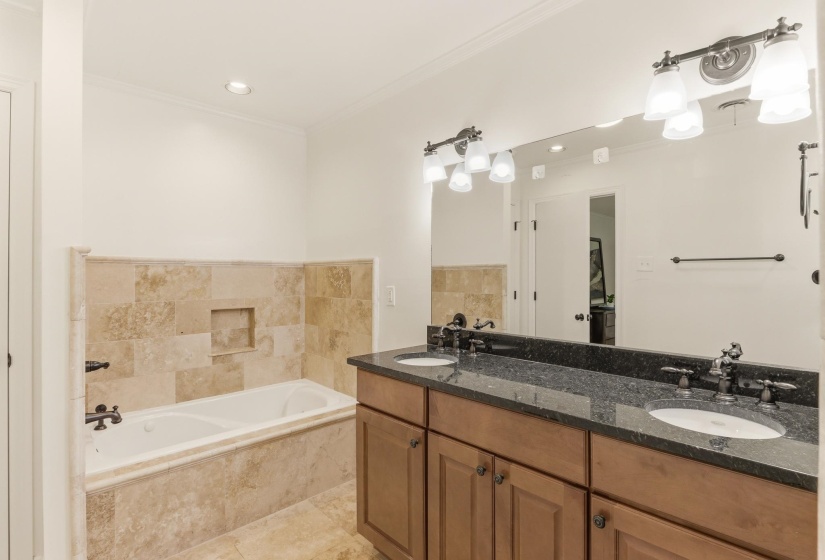 55 WHITESTATION RD, Memphis, Tennessee 38117, 4 Bedrooms Bedrooms, 9 Rooms Rooms,3 BathroomsBathrooms,Residential,For Sale,WHITESTATION,10225159