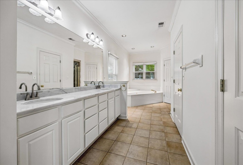 2195 HOUSTON PASS CV, Collierville, Tennessee 38139, 5 Bedroom Bedrooms, 9 Room Rooms,3.1 BathroomBathrooms,Residential,For Sale,HOUSTON PASS,0,10225160