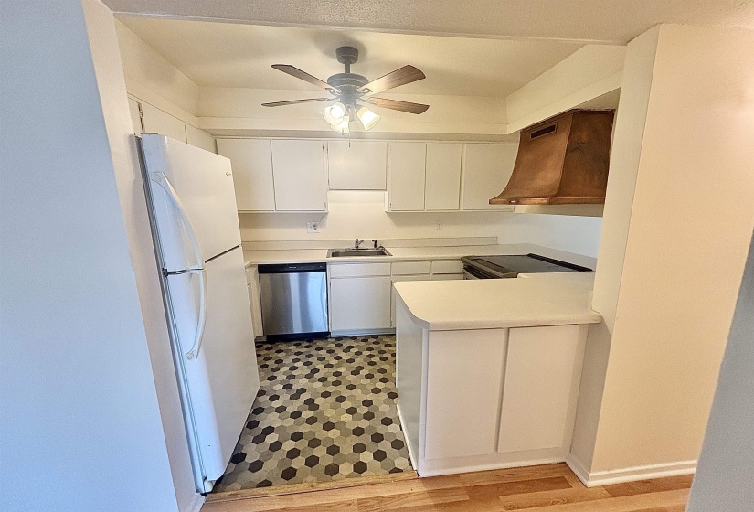 6588 POPLAR WOODS CIR, Germantown, Tennessee 38138, 2 Bedroom Bedrooms, 7 Room Rooms,2 BathroomBathrooms,Residential,For Sale,POPLAR WOODS,0,10225163