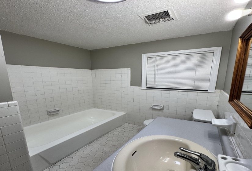 4886 JUDY LYNN LN, Memphis, Tennessee 38118, 3 Bedrooms Bedrooms, 7 Rooms Rooms,2 BathroomsBathrooms,Rental Properties,For Sale,JUDY LYNN,10225178