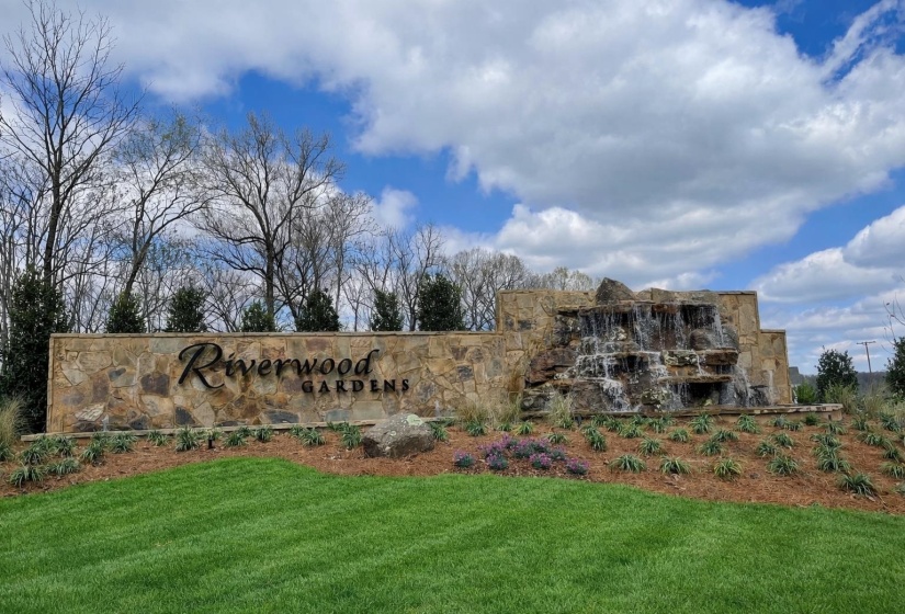 580 RIVERDALE DR, Oakland, Tennessee 38060, 4 Bedroom Bedrooms, 10 Room Rooms,3 BathroomBathrooms,Residential,For Sale,RIVERDALE,0,10219030