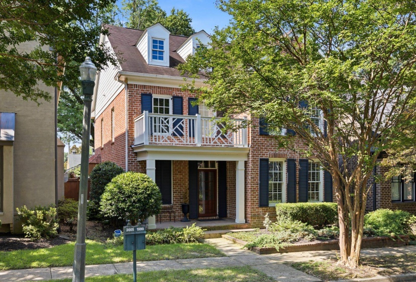 1999 ELZEY AVE, Memphis, Tennessee 38104, 3 Bedrooms Bedrooms, 8 Rooms Rooms,2.1 BathroomsBathrooms,Residential,For Sale,ELZEY,10224925