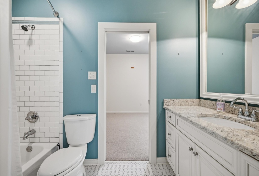 1999 ELZEY AVE, Memphis, Tennessee 38104, 3 Bedrooms Bedrooms, 8 Rooms Rooms,2.1 BathroomsBathrooms,Residential,For Sale,ELZEY,10224925