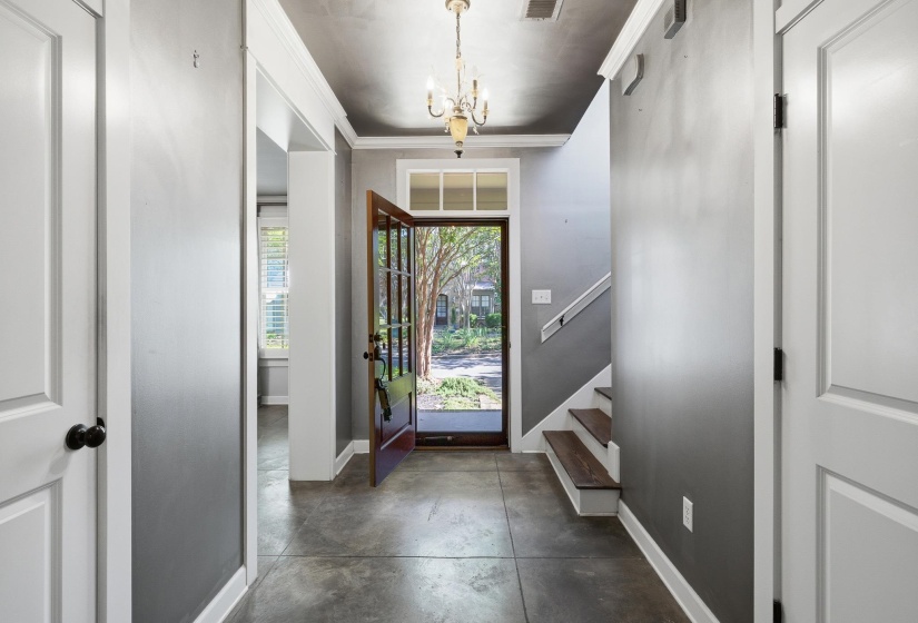 1999 ELZEY AVE, Memphis, Tennessee 38104, 3 Bedrooms Bedrooms, 8 Rooms Rooms,2.1 BathroomsBathrooms,Residential,For Sale,ELZEY,10224925