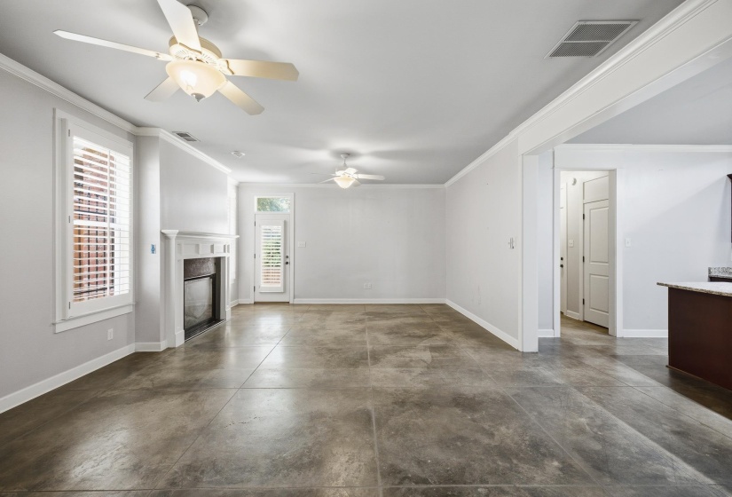 1999 ELZEY AVE, Memphis, Tennessee 38104, 3 Bedrooms Bedrooms, 8 Rooms Rooms,2.1 BathroomsBathrooms,Residential,For Sale,ELZEY,10224925