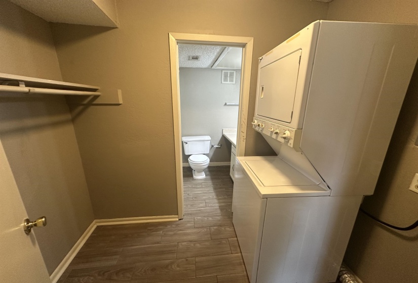 6729 QUAIL HOLLOW CT, Memphis, Tennessee 38120, 2 Bedrooms Bedrooms, 4 Rooms Rooms,2 BathroomsBathrooms,Residential,For Sale,QUAIL HOLLOW,10225171