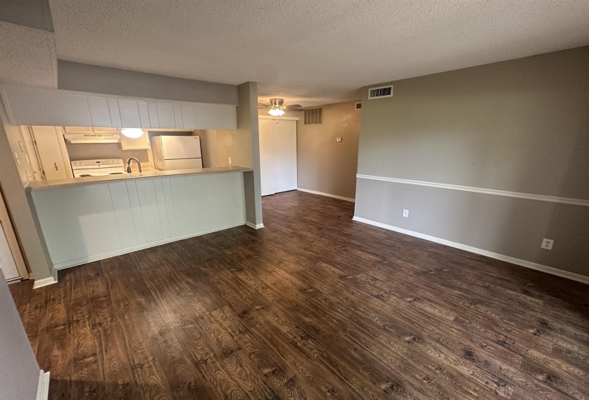 6729 QUAIL HOLLOW CT, Memphis, Tennessee 38120, 2 Bedrooms Bedrooms, 4 Rooms Rooms,2 BathroomsBathrooms,Residential,For Sale,QUAIL HOLLOW,10225171