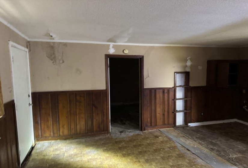 4360 FORD RD, Memphis, Tennessee 38109, 3 Bedrooms Bedrooms, 6 Rooms Rooms,2 BathroomsBathrooms,Residential,For Sale,FORD,10225179