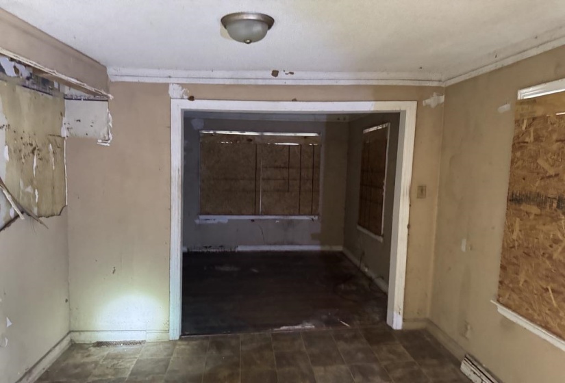 4360 FORD RD, Memphis, Tennessee 38109, 3 Bedrooms Bedrooms, 6 Rooms Rooms,2 BathroomsBathrooms,Residential,For Sale,FORD,10225179