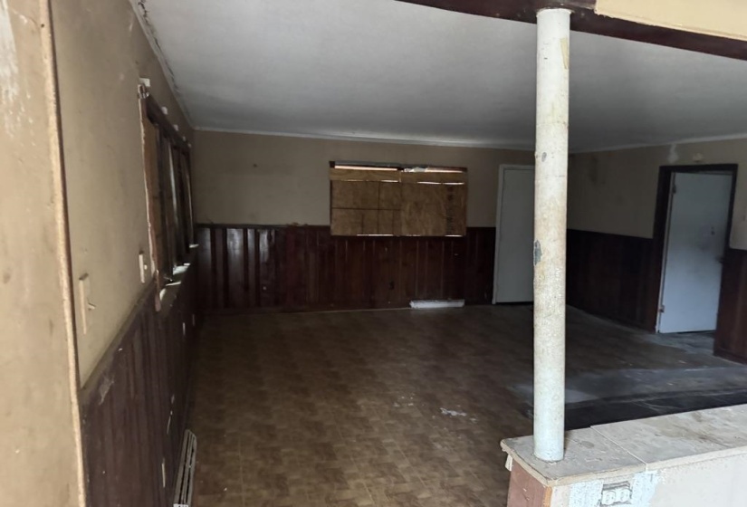 4360 FORD RD, Memphis, Tennessee 38109, 3 Bedrooms Bedrooms, 6 Rooms Rooms,2 BathroomsBathrooms,Residential,For Sale,FORD,10225179