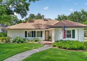 3725 WOODLAND DR, Memphis, Tennessee 38111, 4 Bedrooms Bedrooms, 8 Rooms Rooms,2 BathroomsBathrooms,Residential,For Sale,WOODLAND,10225185 3725 WOODLAND DR, Memphis, Tennessee 38111, 4 Bedrooms Bedrooms, 8 Rooms Rooms,2 BathroomsBathrooms,Residential,For Sale,WOODLAND,10225185
