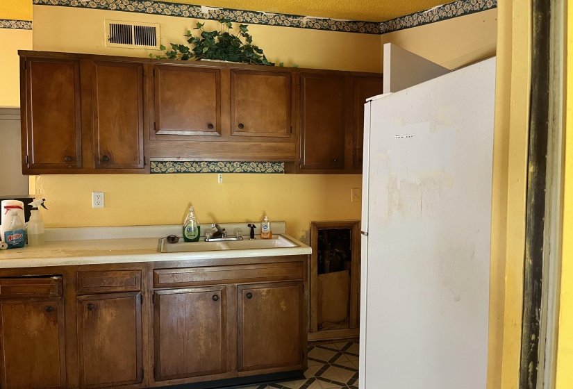 498 TUTON CV, Memphis, Tennessee 38109, 3 Bedroom Bedrooms, 6 Room Rooms,1 BathroomBathrooms,Residential,For Sale,TUTON,0,10225192