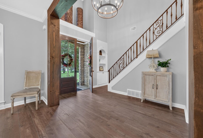 Two-story foyer