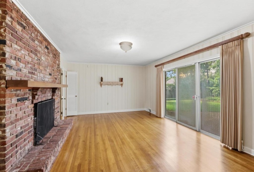 5332 SOUTHWOOD DR, Memphis, Tennessee 38120, 3 Bedrooms Bedrooms, 8 Rooms Rooms,2.1 BathroomsBathrooms,Residential,For Sale,SOUTHWOOD,10225200