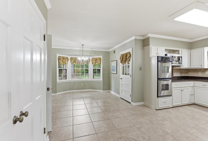 5332 SOUTHWOOD DR, Memphis, Tennessee 38120, 3 Bedrooms Bedrooms, 8 Rooms Rooms,2.1 BathroomsBathrooms,Residential,For Sale,SOUTHWOOD,10225200
