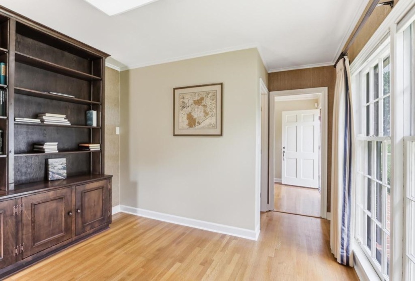5332 SOUTHWOOD DR, Memphis, Tennessee 38120, 3 Bedrooms Bedrooms, 8 Rooms Rooms,2.1 BathroomsBathrooms,Residential,For Sale,SOUTHWOOD,10225200